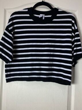 Black & White Striped Cropped Knit Top Minimal French Girl Style M Twik